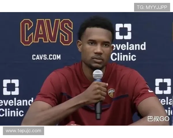 杨曦皓首秀亮眼贡献18+10+5帽 帮助福建男篮大胜香港汉友 杨曦皓首秀亮眼贡献18+10+5帽 帮助福建男篮大胜香港汉友